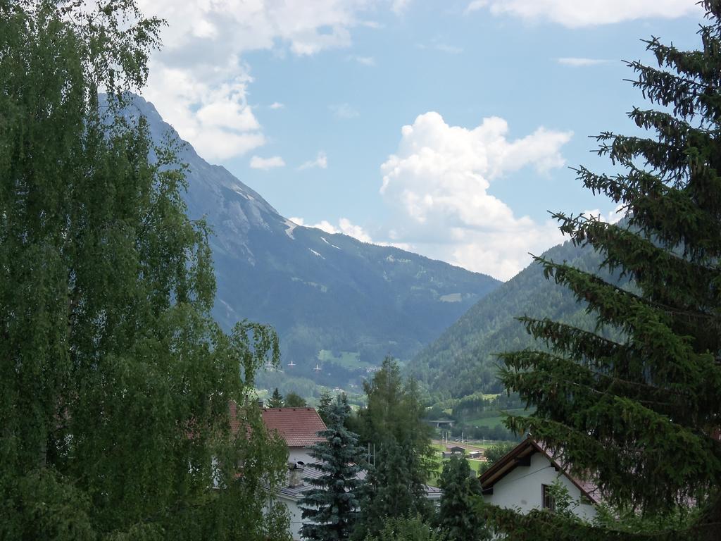 Hotel Schwarzer Adler Pettneu am Arlberg Room photo